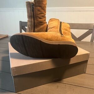 Abree UGG boots size 7
